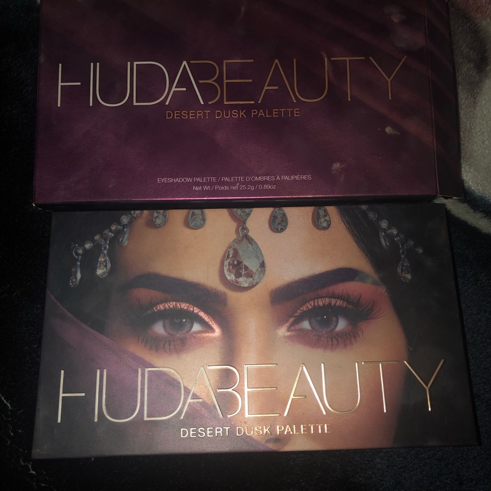 Eyeshadow palette